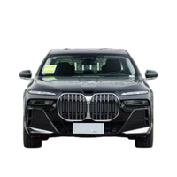 untuk BMW Seri 7 G70 model M Sport yang ditingkatkan tahun 23-26, versi populer dengan rakitan bumper depan, gril, dan kit lampu depan