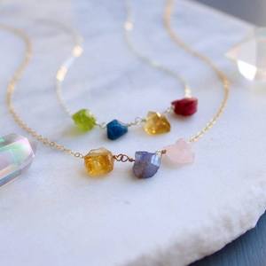 Collar de Cuarzo Natural <span class=keywords><strong>en</strong></span> <span class=keywords><strong>Bruto</strong></span>, Amatista, Aguamarina, Piedra de Nacimiento, Cristal Curativo, Joyería para Mujer, Regalos para la Familia - Product Image 1