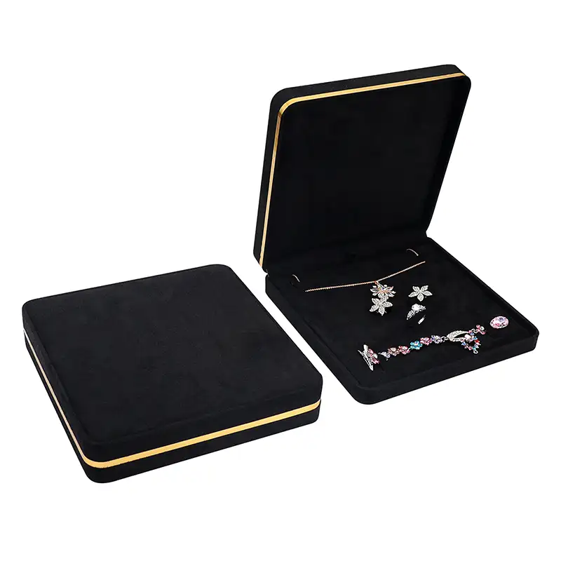 Anillo de compromiso de lujo, collar, pendientes, pulsera, caja de embalaje de regalo, conjunto de terciopelo negro personalizado, caja de joyería