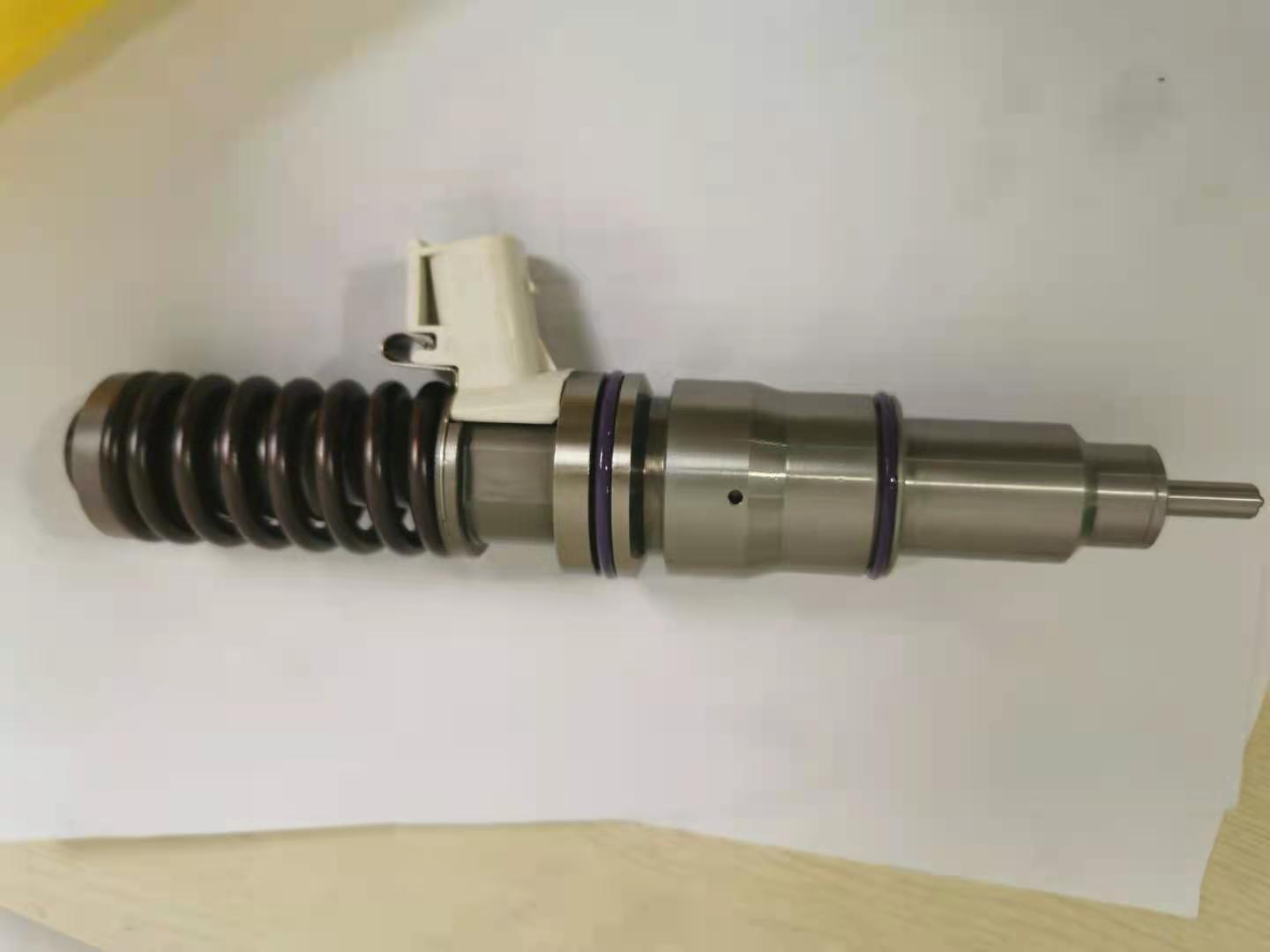 For Volvo common rail injector 21340612  21371673 BEBE4D24002 injector 21371673 21340612 for Renault trucks Volvo FH12 12.8D