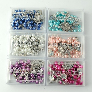 Cuentas <span class=keywords><strong>de</strong></span> perlas rosas <span class=keywords><strong>de</strong></span> 6mm con corazón, cuentas <span class=keywords><strong>de</strong></span> Metal <span class=keywords><strong>DE</strong></span> LA <span class=keywords><strong>Virgen</strong></span> María, Rosario católico con caja rectangular <span class=keywords><strong>de</strong></span> plástico con estampado <span class=keywords><strong>de</strong></span> Jerusalén - Product Image 3