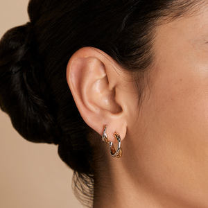 <span class=keywords><strong>Pendientes</strong></span> Gemnel Statement Jewelry de Latón con Diseño Personalizado, Hipoalergénicos, Modelo Crossover Illusion Huggies - Product Image 2