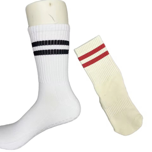 Chaussettes de sport pour hommes personnalisées OEM, directement de l'usine – Chaussettes de sport de haute qualité en gros avec échantillon gratuit et MOQ faible - Product Image 4