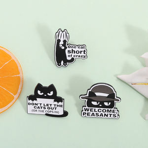 Siyah kedi Pin sevimli komik sloganı çılgın bir kedi kısa kediler dışarı izin vermeyin hoşgeldiniz köylüler için kedi severler çanta ceket toptan - Product Image 2