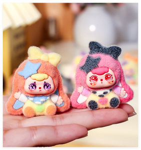 Figuras de <span class=keywords><strong>Animales</strong></span> en Miniatura de Tres Conejos de Peluche, Caja Misteriosa al por Mayor, Bolsa Sorpresa, Cápsula de Juguete Sorpresa al por Mayor - Product Image 3