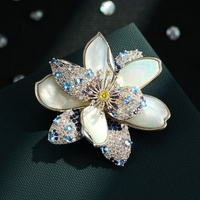 Bros Bunga Multi-petal Berlapis Perak Mewah Kustom Pabrik Grosir, Cangkang Paduan Kuningan, Zirkonia Kubik Multi-warna