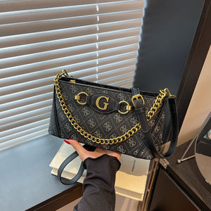 Nuevo Bolso Versátil Monogramado Guesses para Mujer, con Correa de Cadena, para Llevar al Hombro o Cruzado - Product Image 6
