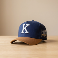 Casquette de baseball vintage personnalisée à broderie 3D en relief, bicolore marine et beige, 5 panneaux structurés, visière incurvée, patch en tissu tissé, fermeture snapback