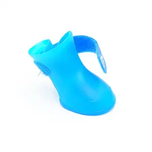 Fabrika fiyat sıcak satış ayarlanabilir kaymaz 100% su geçirmez açık yumuşak kauçuk Pet köpek pençe koruyucular yağmur karlı çizmeler ayakkabı