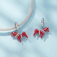 925 Sterling Silver Dala Horse Pendentif Rouge Émail Processus Charme pour Symbole de la Suède DIY Bracelet Collier Bijoux Cadeau SCC3072