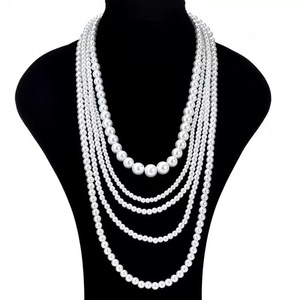 2025 nouveau tour de cou en perles plus tard avec motif de fleurs Sexy gros collier de perles en résine bijoux en alliage à la mode pour les anniversaires - Product Image 1