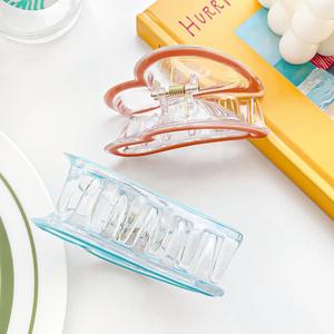 Pince <span class=keywords><strong>à</strong></span> cheveux goutte d'huile creuse coeur doux pour les femmes <span class=keywords><strong>à</strong></span> la mode de haute valeur conception de requin matière plastique pour la fête arrière de la tête Updo - Product Image 1