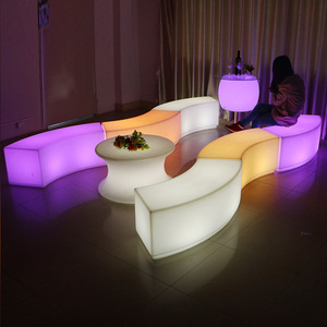 Meubles <span class=keywords><strong>de</strong></span> jardin LED lumineux pour l'extérieur, table et chaises, ensemble <span class=keywords><strong>de</strong></span> canapés/tabourets <span class=keywords><strong>de</strong></span> <span class=keywords><strong>bar</strong></span> pour les fêtes - Product Image 4