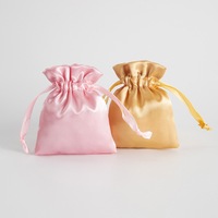 Sac à cordon en satin épais personnalisé de grande capacité sac à la mode pour dame couleur naturelle directement de l'usine portable pliable et réutilisable