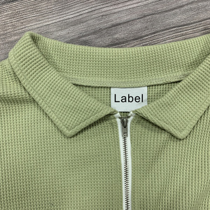 Venta al por mayor logotipo personalizado bordado Waffle Polo cuello liso en blanco hombres media cremallera 250GSM camiseta de gimnasio de gran tamaño - Product Image 5