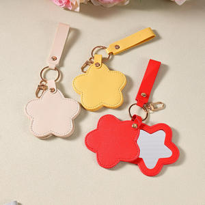 Espejo de Maquillaje con Forma de Estrella para Regalo de San Valentín, Espejo de Bolsillo de Viaje Personalizado de Cuero PU con Cristal HD, Espejos de Aumento para Mujeres y Niñas - Product Image 3