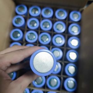 Bateria Solar Recarga Cilíndrica LFP 33138 3.2v 14ah 15ah Lifepo4 Certificada CE 95% de Eficiência Garantia de 3 Meses - Product Image 2