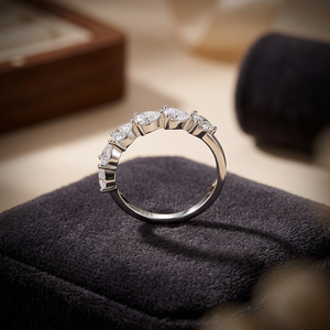 Bagues d'éternité empilables haut de gamme en argent sterling 925 plaqué rhodium avec moissanite de luxe sertie à griffes, bijoux fins pour femme, cadeau - Product Image 2