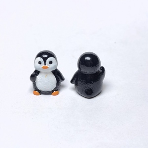 100個入り 3Dミニペンギンフィギュア まとめ売り 23*18MM 小さな冬のクリスマス動物オーナメント ホームクリスマスパーティーケーキトッパーデコレーション用 - Product Image 5