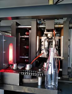 Máquina Automática para Fabricar Botellas de Agua Mineral a Precio de Fábrica, Máquina Sopladora de Película Plástica PET Estable - Product Image 3