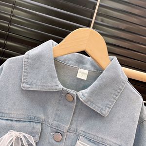 Set di <span class=keywords><strong>Abbigliamento</strong></span> Casual Primaverile e Autunnale per Bambine, Giacca in Denim con Applicazioni in Pizzo e Jeans, Design Alla Moda in Due Pezzi - Product Image 3