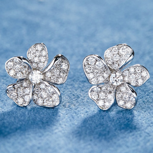 Orecchini a Perno con Fiore per Donne, Accessorio per Orecchie Semplice e alla Moda per Uso Quotidiano - Product Image 6