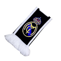 Op maat gemaakte premium custom fashion acryl gebreide sjaal voetbalclub fansjaal unisex outdoor sport gebreide sjaal met kwastjes