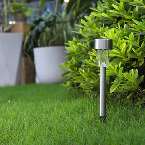 ไฟสนามหญ้าพลังงานแสงอาทิตย์กลางแจ้งแบบกันน้ำ แสงสีขาวอบอุ่น สำหรับสวน ลานบ้าน และไฟตกแต่งภูมิทัศน์ - Product Image 3