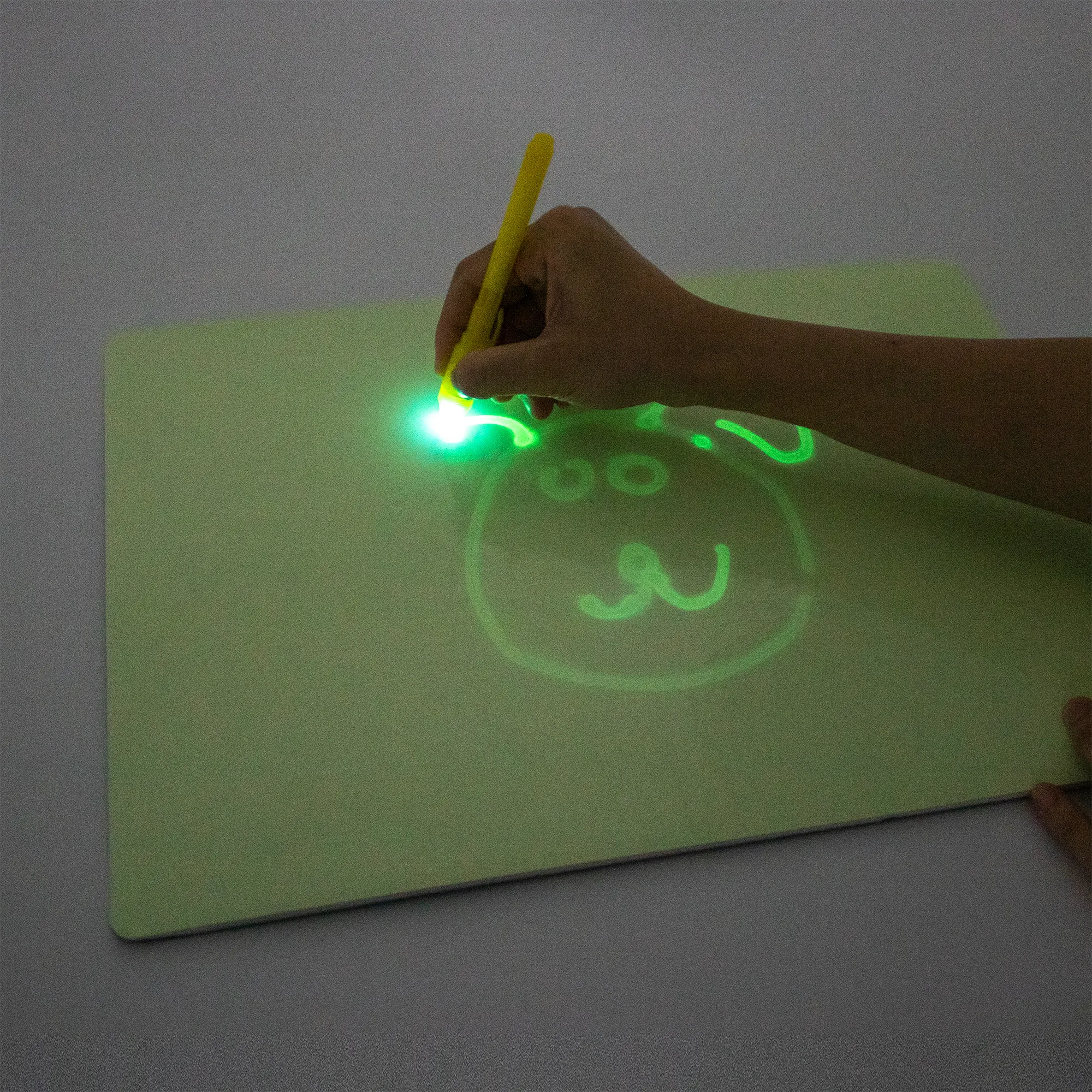 LED Child Sketchpad Funny Toys Draw with Light-Fun Drawing Board Pad Tablet for Kids