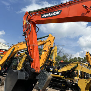 Machine d'excavateur d'occasion Doosan 30Ton DX300 147 Kw Pelles sur chenilles en stock de Shanghai DX300LC - Product Image 4