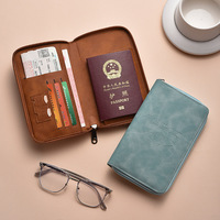 Portefeuille de voyage tendance avec logo personnalisé, étui de passeport en cuir PU avec boucle magnétique, porte-passeport familial avec blocage RFID