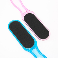 Lime à pied double face en plastique pour pédicure Lime à râpe à pied pour pédicure avec papier de verre remplaçable