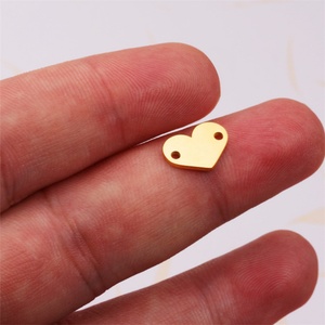 จี้ห้อยคอแฟชั่นขายส่ง สแตนเลสชุบทอง 18k รูปหัวใจ - Product Image 2