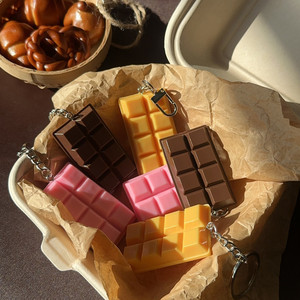 Porte-clés en plastique en forme de chocolat mignon, modèle de simulation alimentaire, pour sac, décoration, cadeau promotionnel en gros - Product Image 2