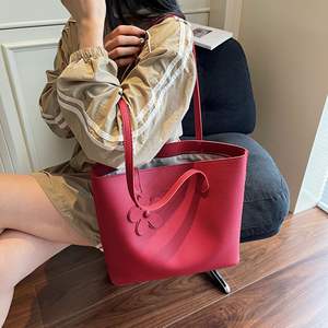 Kadınlar İç<span class=keywords><strong>in</strong></span> Büyük Kapasiteli Kırmızı Çanta Çok Yönlü 2026 Yeni Basit Günlük Omuz Çantası İşe Gidiş İç<span class=keywords><strong>in</strong></span> El Çantası Stokta Sıcak Trend - Product Image 2