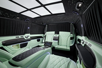 Kit d'intérieur de luxe vert menthe pour Mercedes Vito W447 avec deux tables consoles cachées, sièges VIP, tableau de bord en carbone et toit ouvrant d'origine