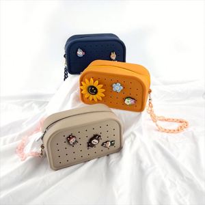 Sacs à bandoulière de maquillage portables à grande capacité, à la mode, en silicone, résistants à l'eau, avec fermeture éclair, poignée souple, pour hommes et femmes - Product Image 4