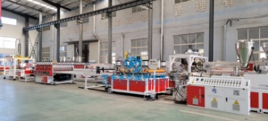 तीन परतों pvc रसोई कैबिनेट बोर्ड रंग pvc फोम बोर्ड एक्सट्रूज़न बनाने की मशीन - Product Image 3