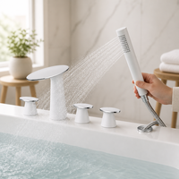 Ensemble de robinetterie de luxe moderne en laiton pour baignoire et douche, avec jet de pluie doux, à poser sur le rebord, 5 trous, pour salle de bain d'hôtel
