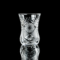 Tasse à thé turque classique vide, verre à thé oriental, mini-gobelet à thé arabe en forme de taille pour service de thé d'hôtel et décoration de table de mariage