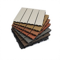 Revêtement de terrasse extérieur en composite WPC, dalles emboîtables co-extrudées, résistant aux parasites, à la corrosion et à l'humidité, brossé