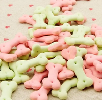 Friandises pour chiens saveur fruitée séchées à l'air, biscuits pour chiens frais pour les dents, vente en gros OEM pour usines d'aliments pour animaux de compagnie certifiées FDA