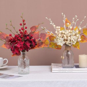 Bouquet de baies artificielles Ruilisi, feuilles d'érable, fleurs en soie plastique, décoration pour Halloween, mariage, maison - Product Image 1