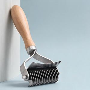 Peigne démêlant de luxe double face pour animaux de compagnie avec manche en bois et dents en acier inoxydable pour chats et chiens – Élimine les poils lâches - Product Image 6