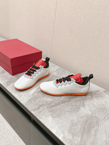 Baskets basses en maille blanche avec accents rouges et noirs, chaussures de sport à lacets pour hommes et femmes - Product Image 2