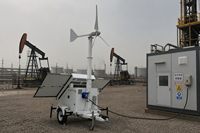 Sistema de Energía Continua Híbrido Solar y Eólico de 1kW con Remolque, Batería LFP, Sistema Aislado Fuera de la Red, GW Mobile 1210
