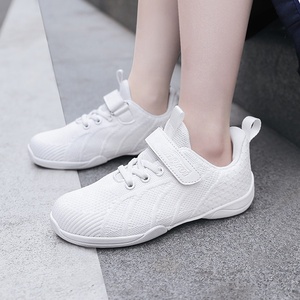 Baskets de Cheerleading blanches pour enfants Junior Hook and Loop Chaussures d'athlétisme Tennis Respirant Compétition Cheer Sneakers - Product Image 3
