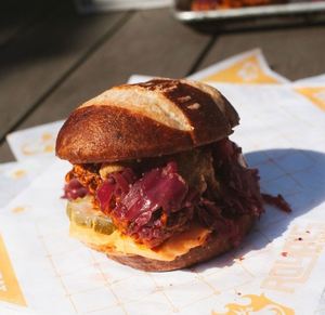 Papel Encerado Antigrasa con Logotipo Personalizado de Grado Alimenticio para Pizza, Sándwiches, Azúcar y Empaque de Alimentos Reciclable - Product Image 5