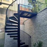 Escalier en colimaçon extérieur moderne en alliage d'aluminium Design en plein air pour villas et duplex pour balcon, loft, colonne centrale