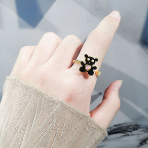 Anillos Abiertos Giratorios con Diseño de Oso de Peluche y Gota de Pegamento Negra, Engaste de Bisel, Zirconia Cúbica Rosa con Corte Corazón, Bañado en Oro sobre Cobre, Joyería Antiestrés - Product Image 3